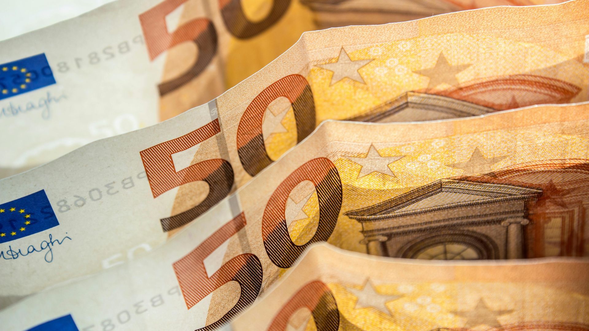 Який курс валют в Україні 21 квітня 2026 року