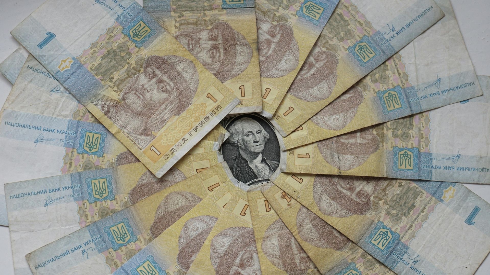 Какой курс валют в Украине 1 мая 2026 года