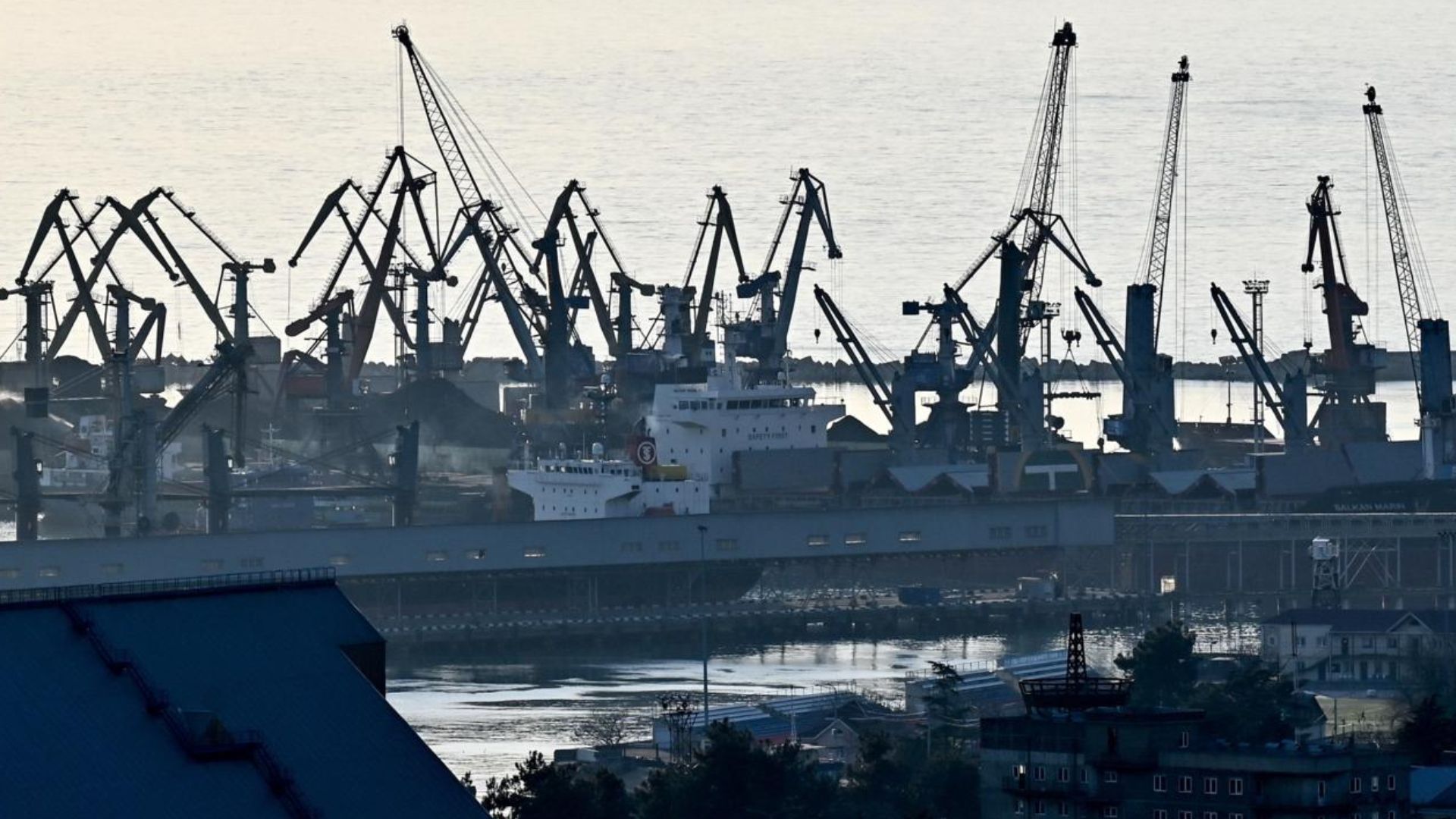 Морской терминал Туапсе, Краснодарский край, Россия