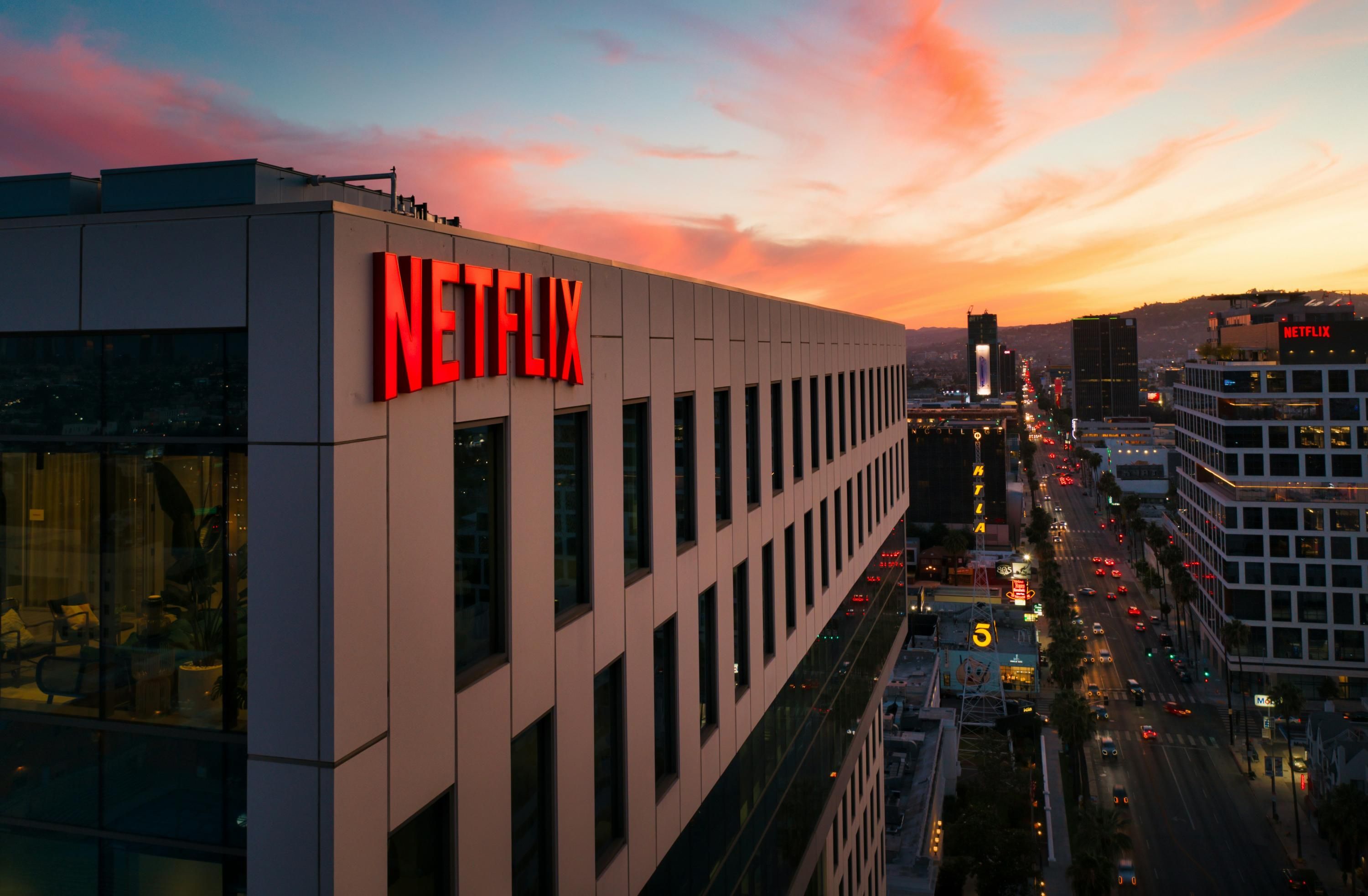 Акції компанії Netflix впали