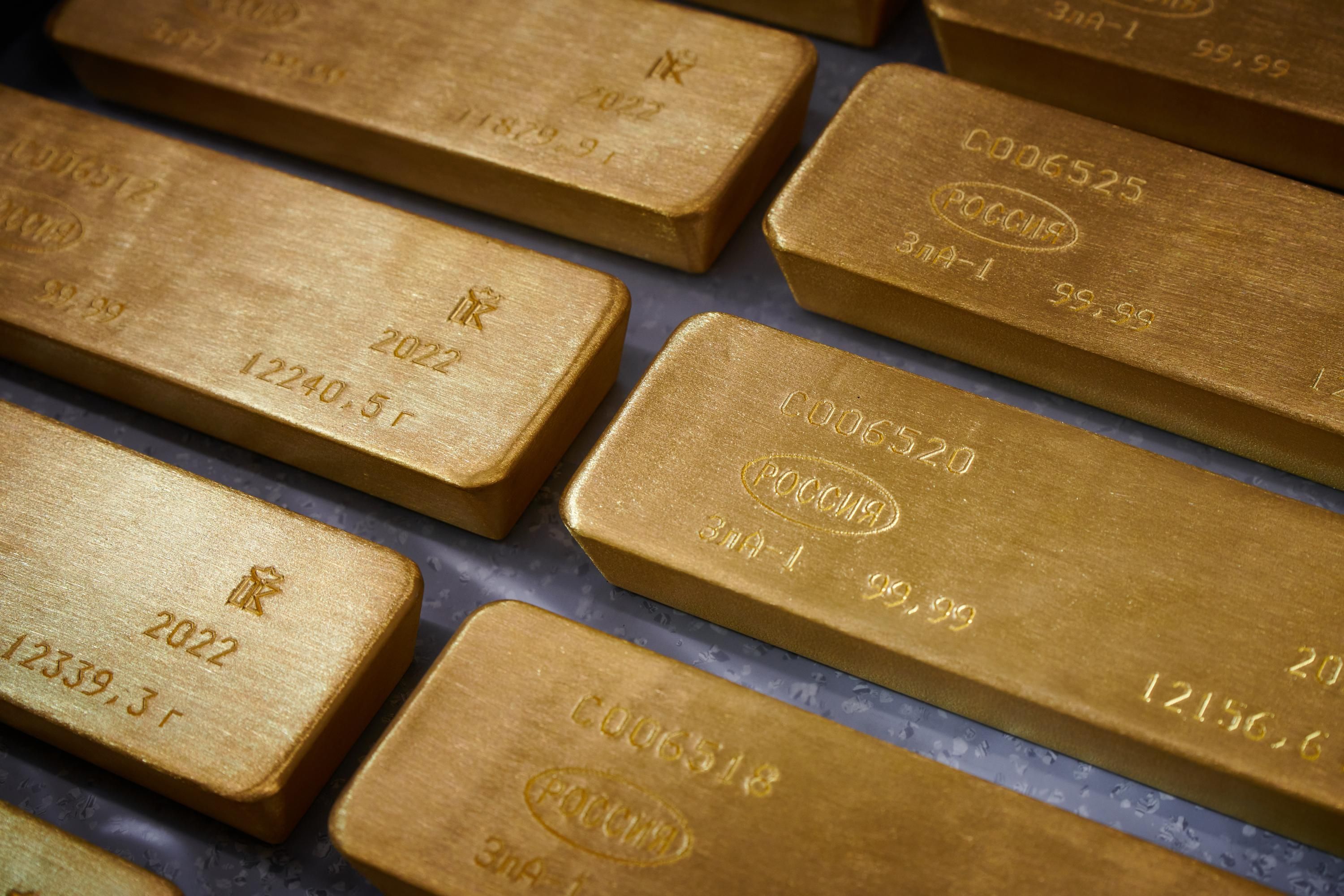 Центробанк Росії активно продає золото з резервів
