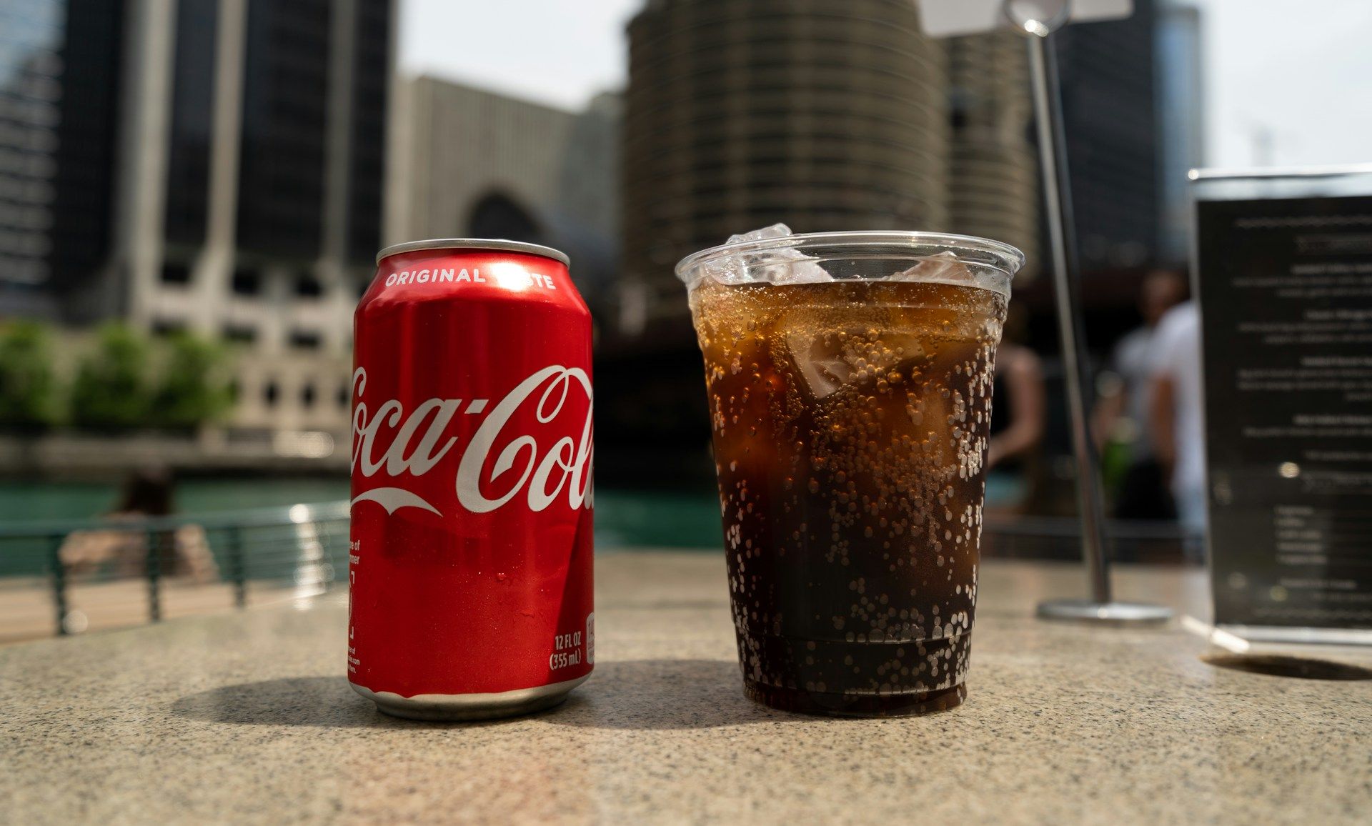 Чому Баффет тримає акції Coca-Cola Чому Баффет тримає акції Coca-Cola