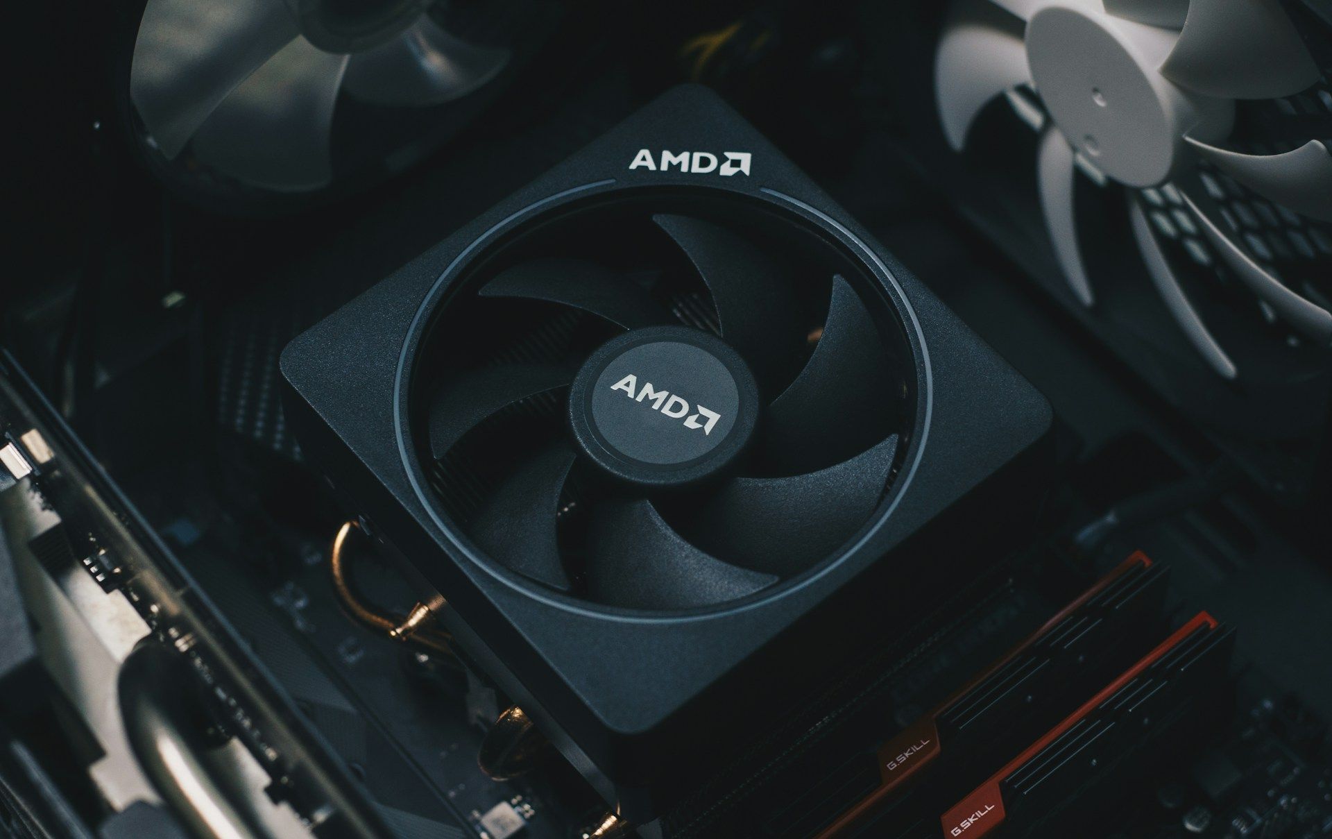 Чому різко впали акції AMD Чому різко впали акції AMD