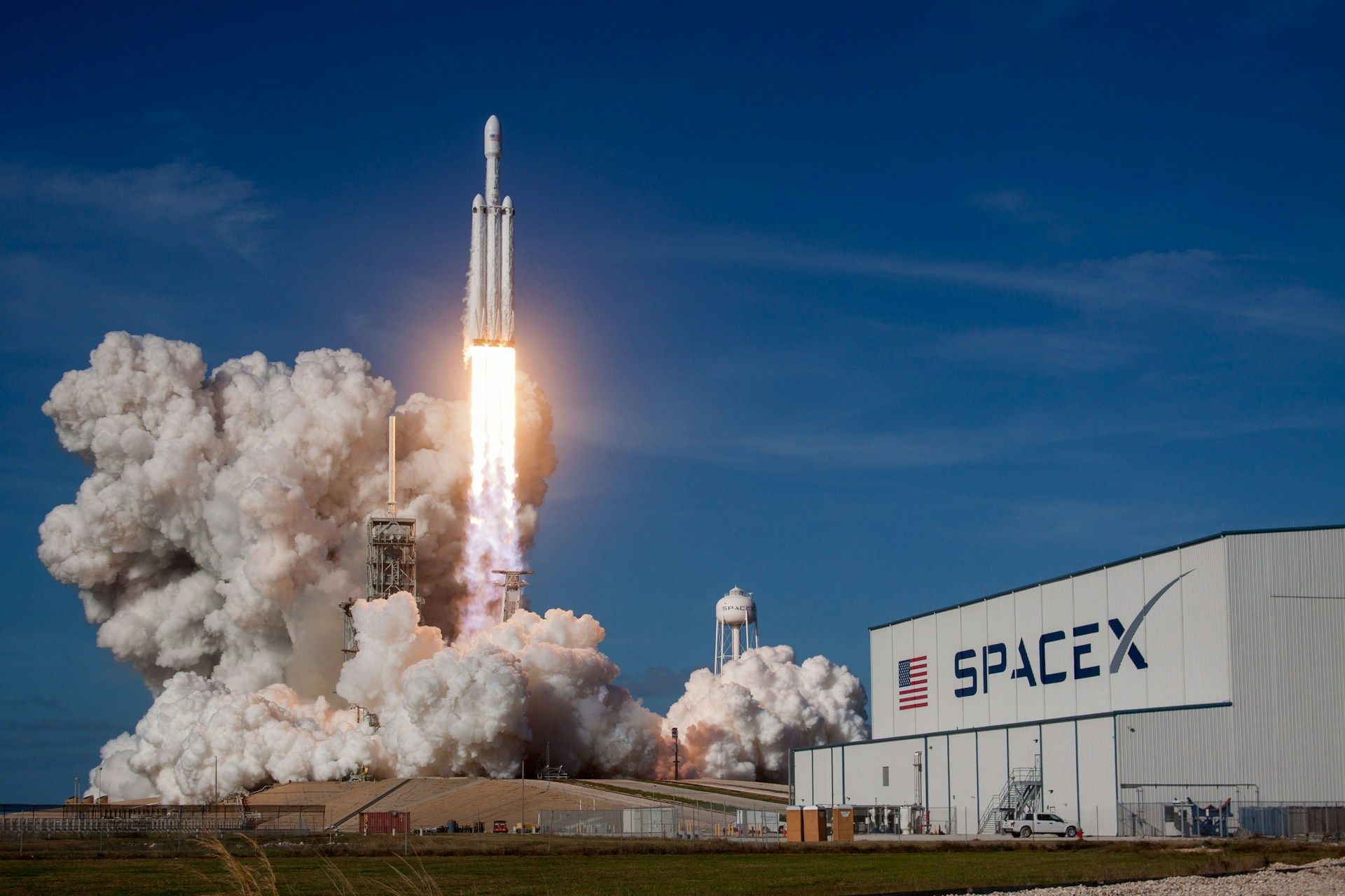 Акции SpaceX растут