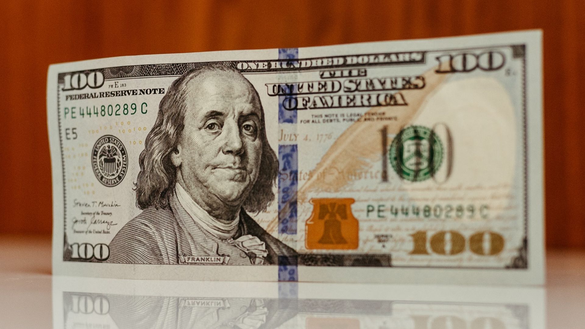 НБУ встановив офіційний курс долара на 10 серпня: без змін проти попереднього дня