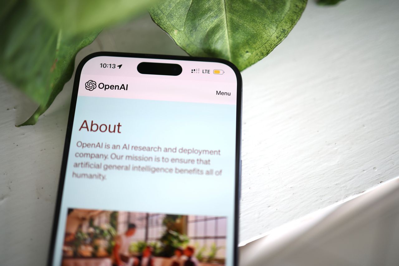 Кто первым инвестировал в OpenAI