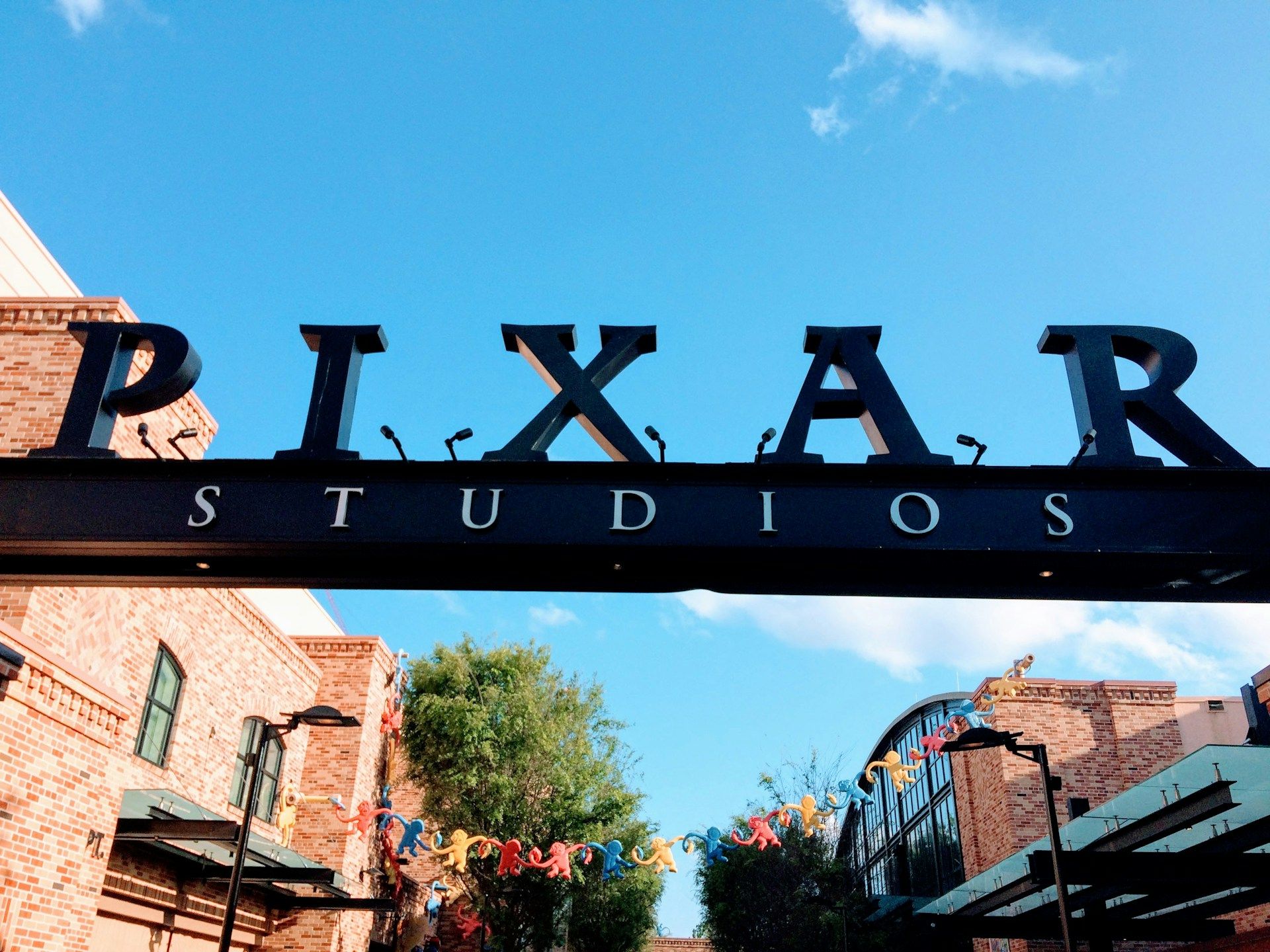 Почему Disney купила Pixar Почему Disney купила Pixar