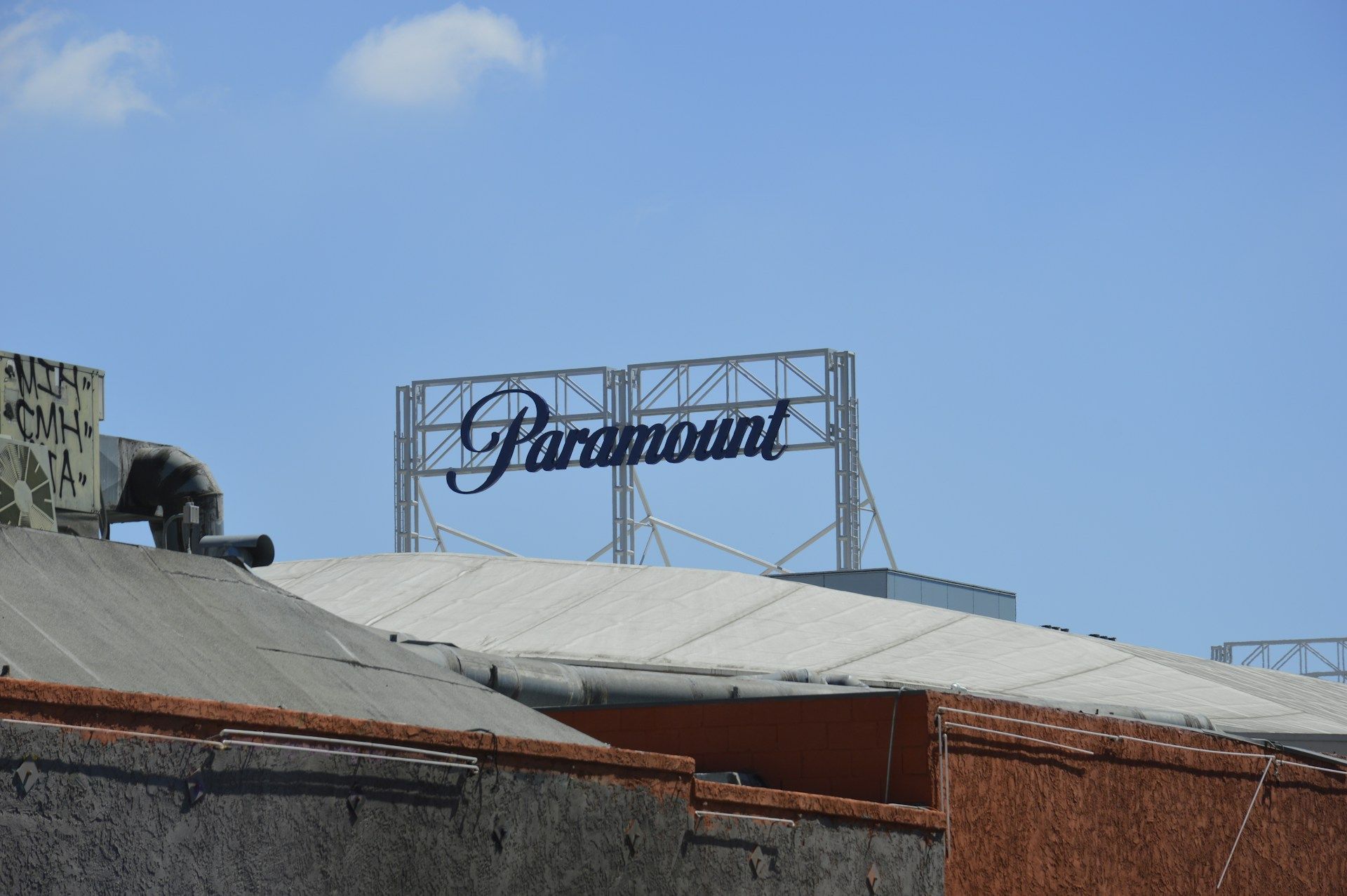 Угода Paramount і Warner Bros під загрозою