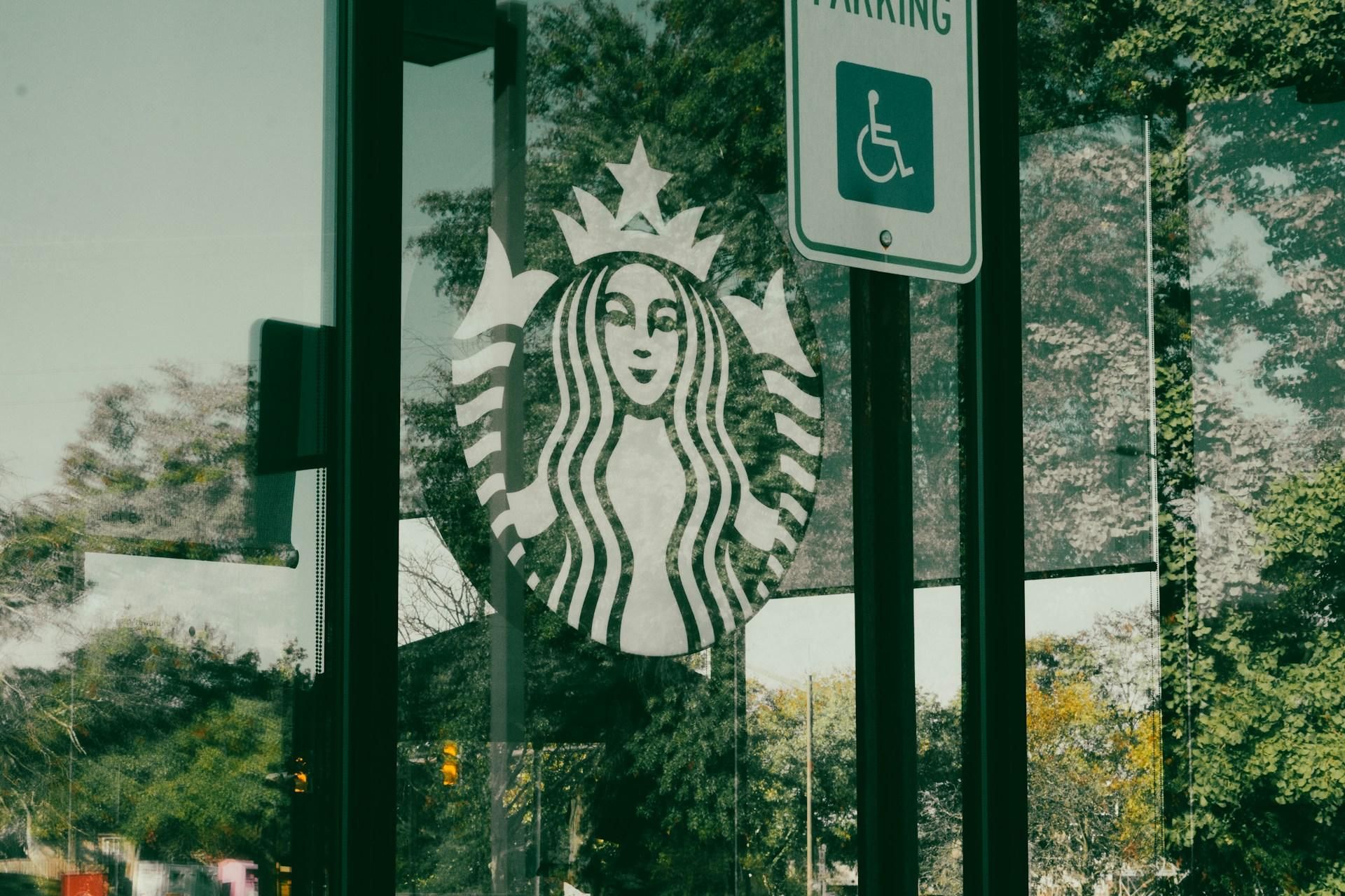 Starbucks продає великі закордонні активи Starbucks продає великі закордонні активи