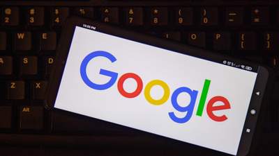 Засновники Google боялися випускати компанію на ринок: як їм допоміг Воррен Баффет 